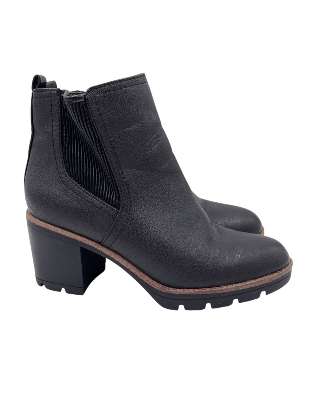 Naturalizer Madalynn Gore Lug Sole Chelsea Bootie Size 7.5 Black Faux Leather